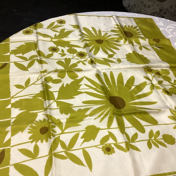 Green white vintage scarf, seriousVERA VIBES SILK - Picture 2 of 6